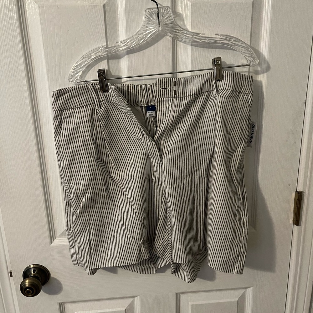 Old Navy striped banana shorts